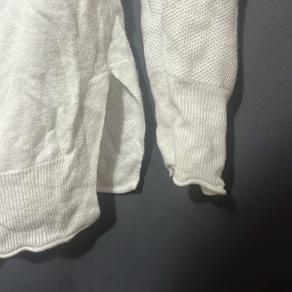 GAP Top - Picture 3 of 5
